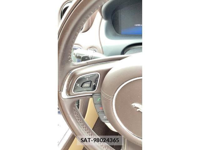 Jaguar XJ SERIES 2012-11 8659577-5