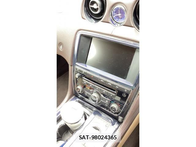 Jaguar XJ SERIES 2012-11 8659577-6