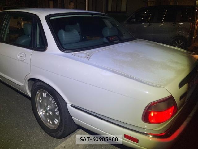 Jaguar XJ SERIES 1996-09 8685737-2