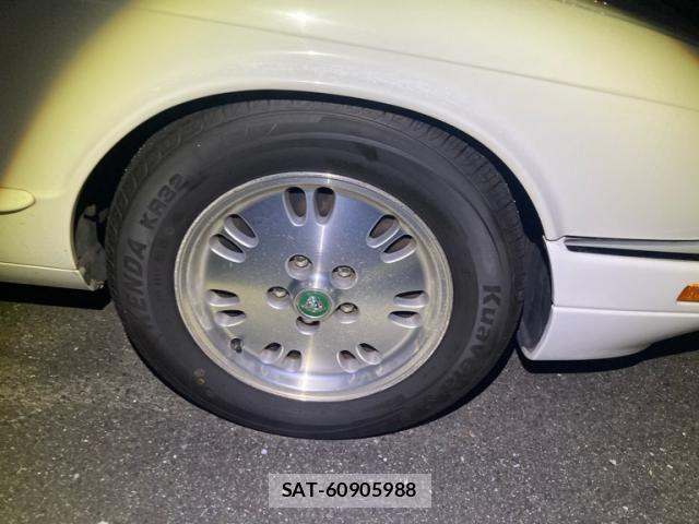 Jaguar XJ SERIES 1996-09 8685737-3