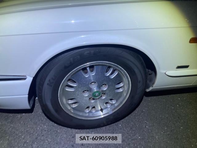 Jaguar XJ SERIES 1996-09 8685737-5