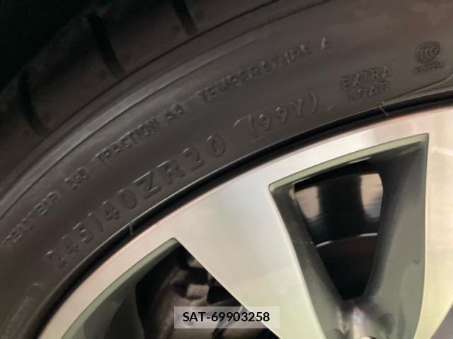 Jaguar XJ SERIES 2015-02 8742863-10