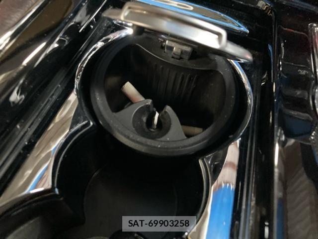 Jaguar XJ SERIES 2015-02 8742863-24