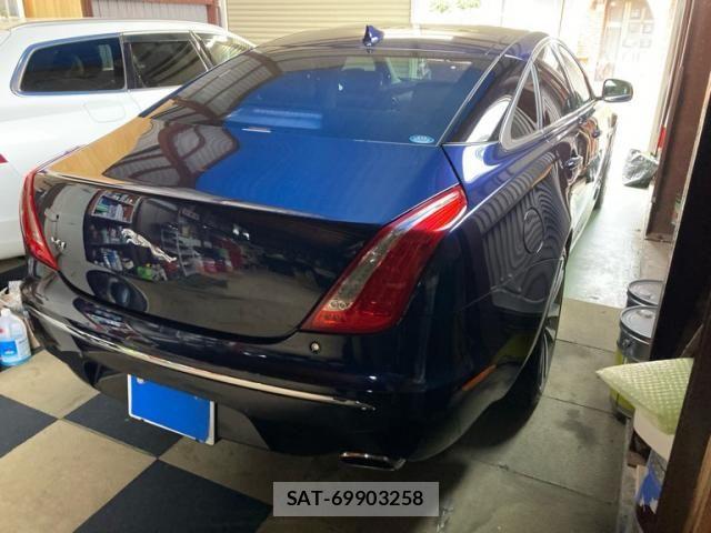 Jaguar XJ SERIES 2015-02 8742863-3