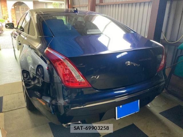 Jaguar XJ SERIES 2015-02 8742863-5