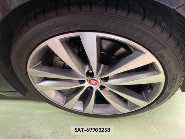 Jaguar XJ SERIES 2015-02 8742863-6
