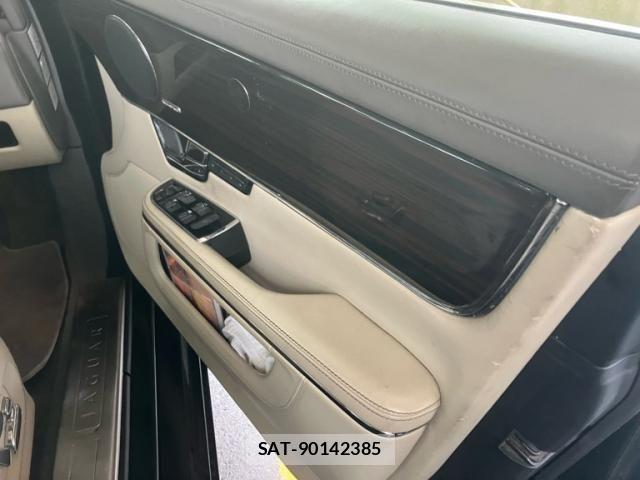 Jaguar XJ SERIES 2011-11 8880193-17