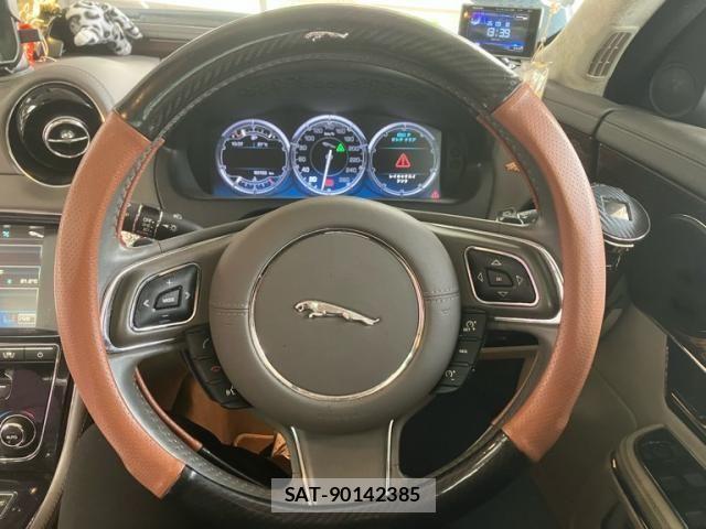 Jaguar XJ SERIES 2011-11 8880193-20