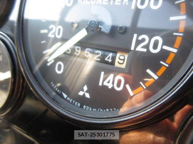 Mitsubishi JEEP 1988-01 8666292-1
