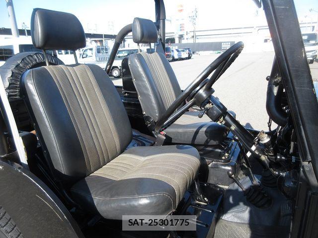 Mitsubishi JEEP 1988-01 8666292-6