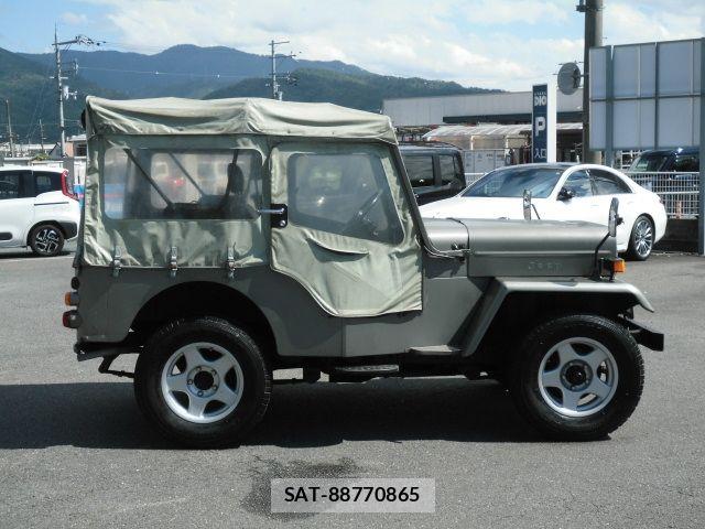 Mitsubishi JEEP 1980-02 8880196-6