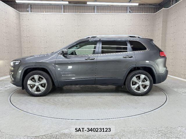 Jeep CHEROKEE 2019-08 6676409-29