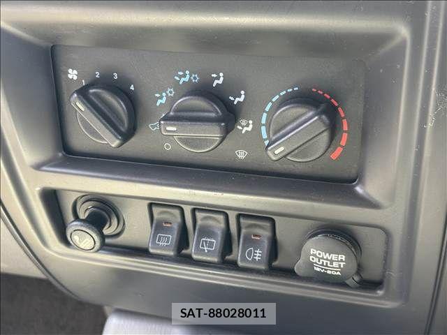 Jeep CHEROKEE 1997-06 7617219-4