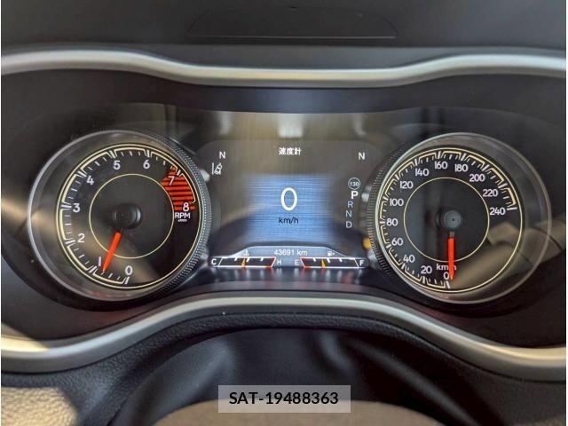 Jeep CHEROKEE 2017-04 8130650-24