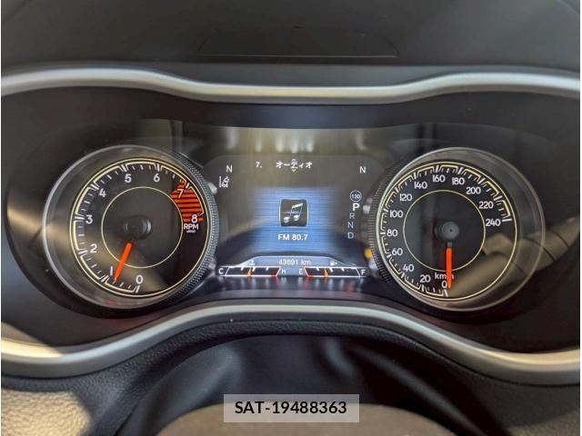 Jeep CHEROKEE 2017-04 8130650-25