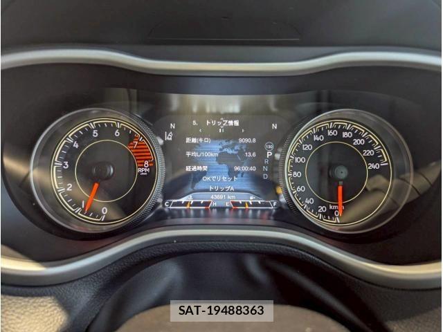 Jeep CHEROKEE 2017-04 8130650-26