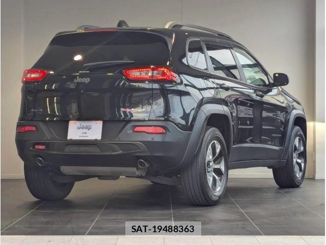 Jeep CHEROKEE 2017-04 8130650-7