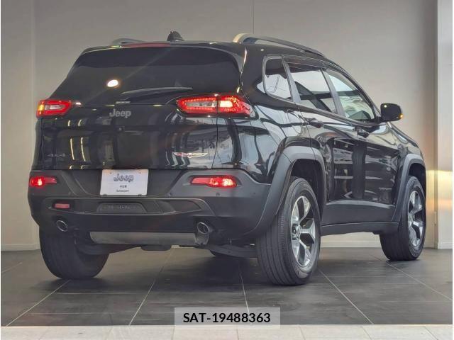 Jeep CHEROKEE 2017-04 8130650-8
