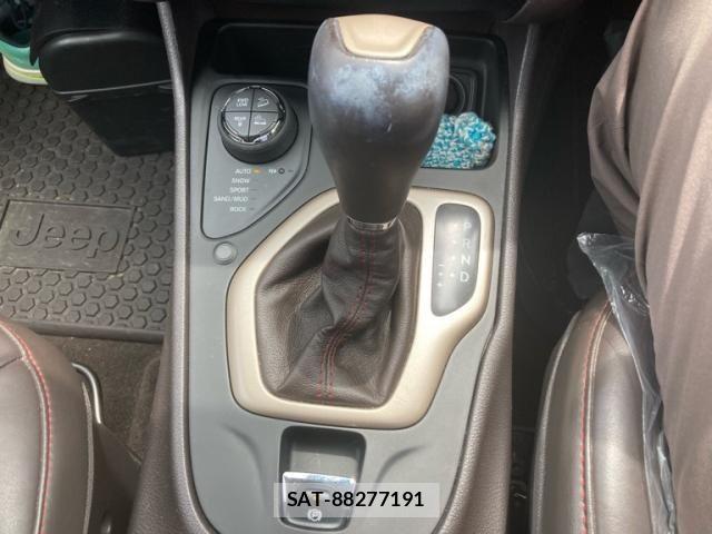 Jeep CHEROKEE 2014-08 8742868-21
