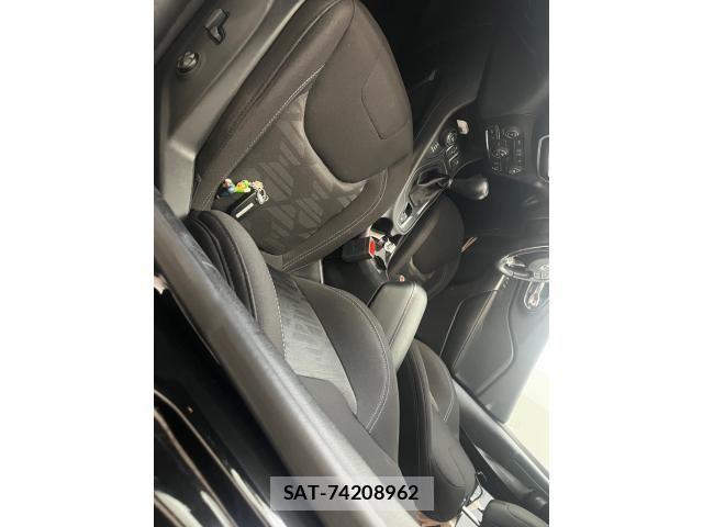 Jeep CHEROKEE 2019-03 8883762-5