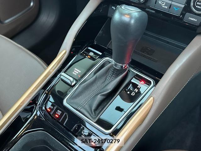 Jeep COMMANDER 2024-06 5869755-12