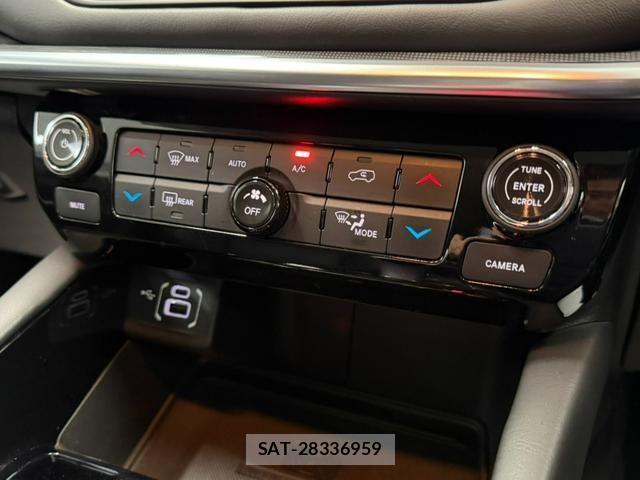 Jeep COMMANDER 2024-03 6215761-9