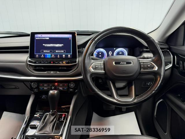 Jeep COMMANDER 2024-03 6215761-11