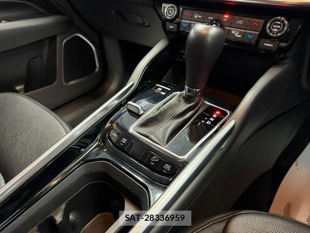 Jeep COMMANDER 2024-03 6215761-13