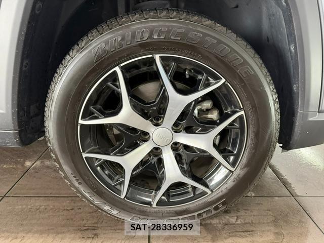 Jeep COMMANDER 2024-03 6215761-17