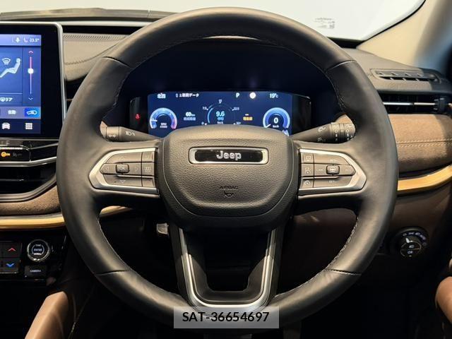 Jeep COMMANDER 2025-04 6676412-11
