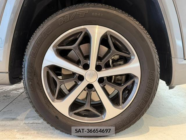 Jeep COMMANDER 2025-04 6676412-19