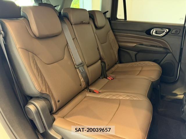 Jeep COMMANDER 2024-03 7020650-4