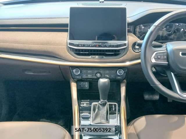 Jeep COMMANDER 2025-04 7220026-17