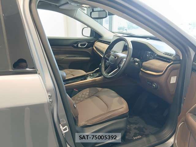Jeep COMMANDER 2025-04 7220026-3
