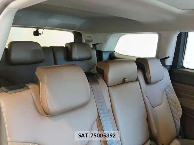 Jeep COMMANDER 2025-04 7220026-8