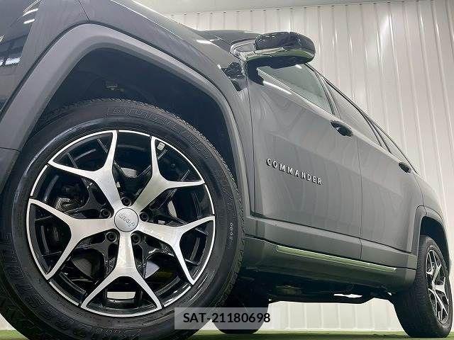 Jeep COMMANDER 2023-04 7358192-18