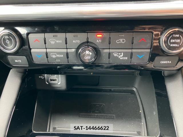 Jeep COMMANDER 2024-03 7392453-23