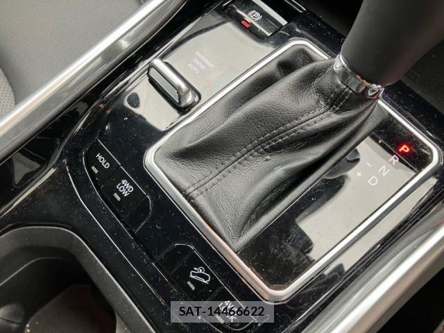 Jeep COMMANDER 2024-03 7392453-24