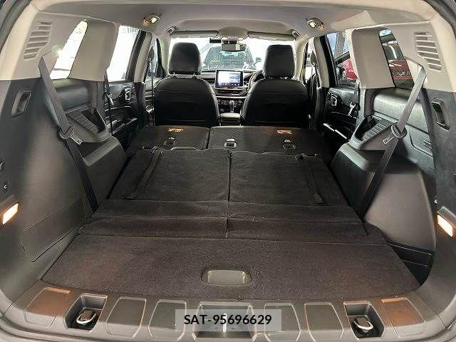 Jeep COMMANDER 2023-03 7501005-17