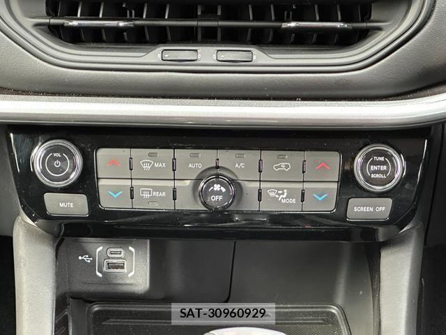 Jeep COMMANDER 2023-07 7724371-13