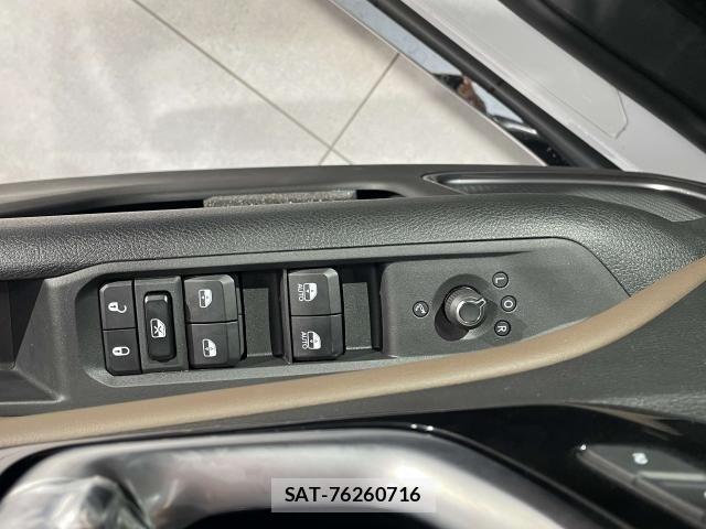 Jeep COMMANDER 2026-03 8130651-10