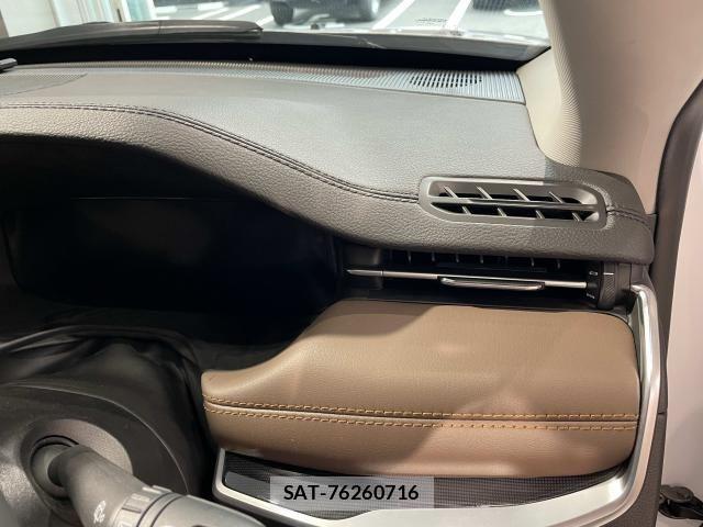 Jeep COMMANDER 2026-03 8130651-14