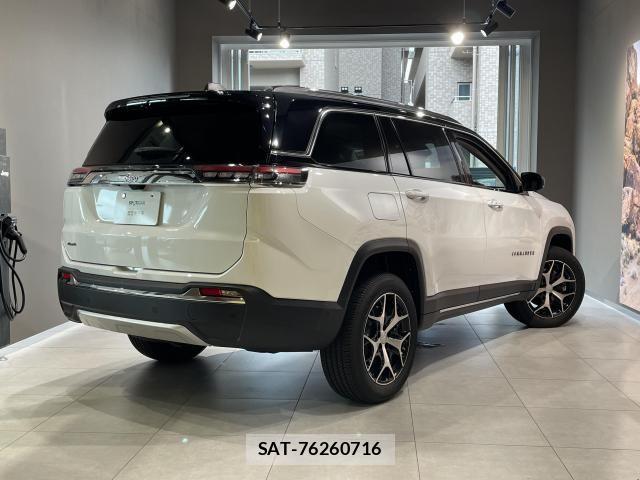 Jeep COMMANDER 2026-03 8130651-2