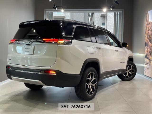 Jeep COMMANDER 2026-03 8130651-6