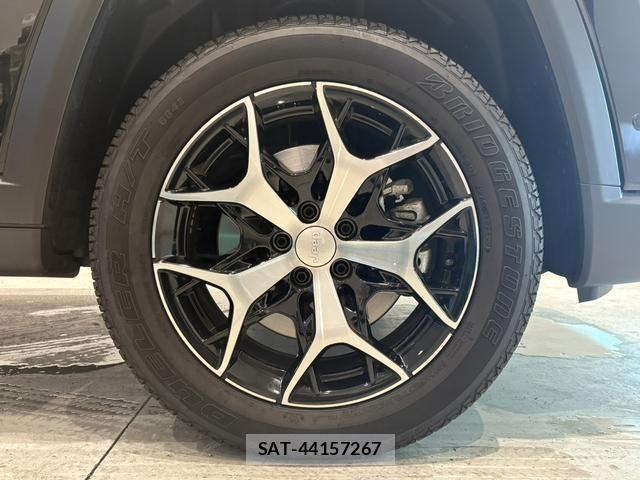 Jeep COMMANDER 2023-12 8207988-17