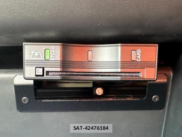 Jeep COMMANDER 2024-01 8207987-13