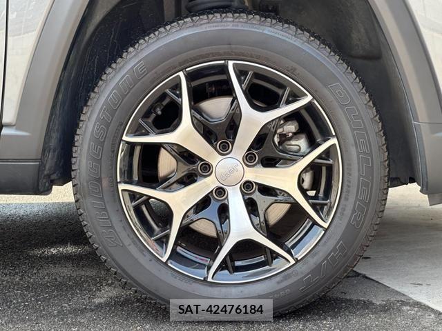 Jeep COMMANDER 2024-01 8207987-16