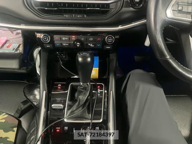 Jeep COMMANDER 2022-11 8230425-23