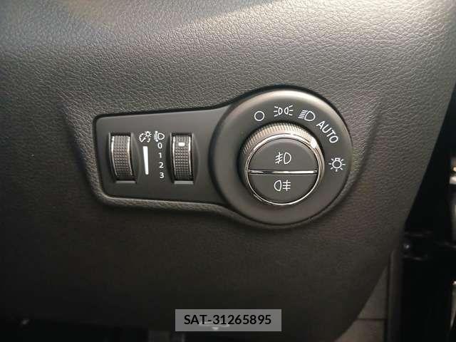Jeep COMMANDER 2024-09 8245494-17