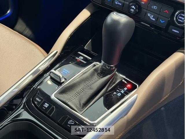 Jeep COMMANDER 2024-01 8336301-12